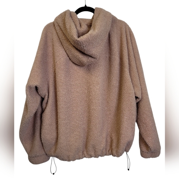 Standard Cloth faux Sherpa hoodie - Picture 3 of 14